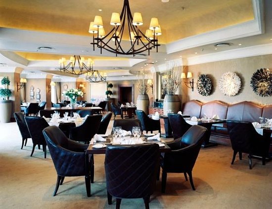 Royal Court Grill Restaurant showcase 1