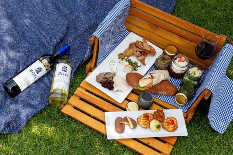 Allee Bleue Picnics