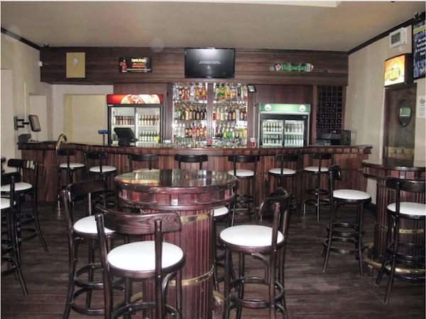 Mambos Pub & Grill