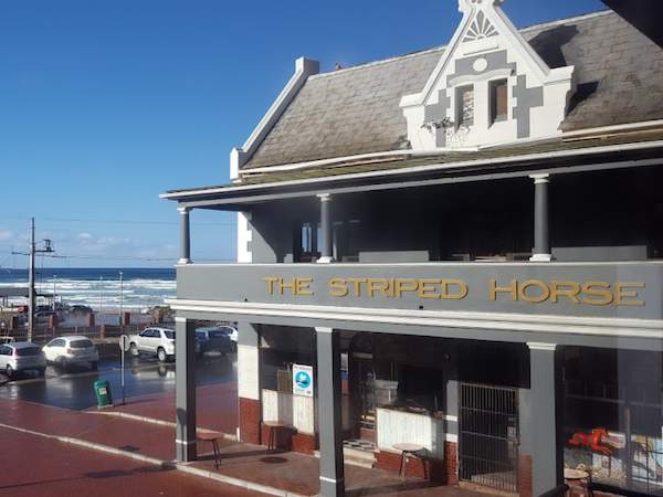 The Striped Horse - Bar, Grill & Music