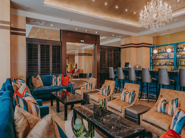 Roar Bistro & Bar
