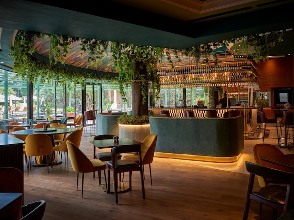 Reign Restaurant showcase 1