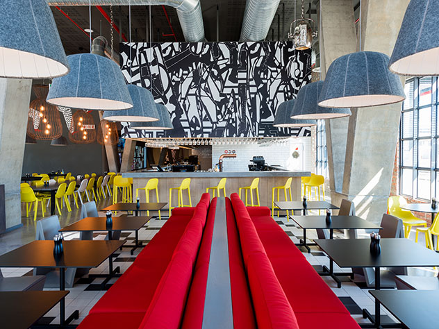 OUI Bar & KTCHN