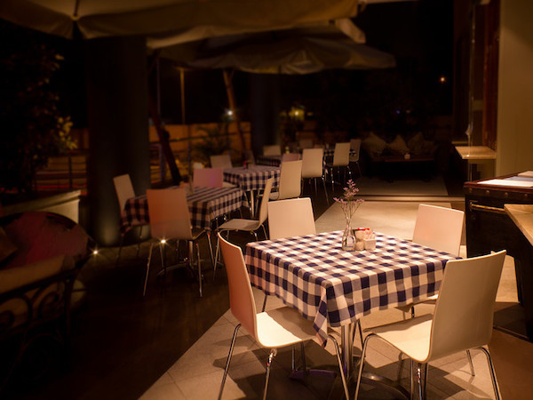 Cafe Beyritz showcase 1