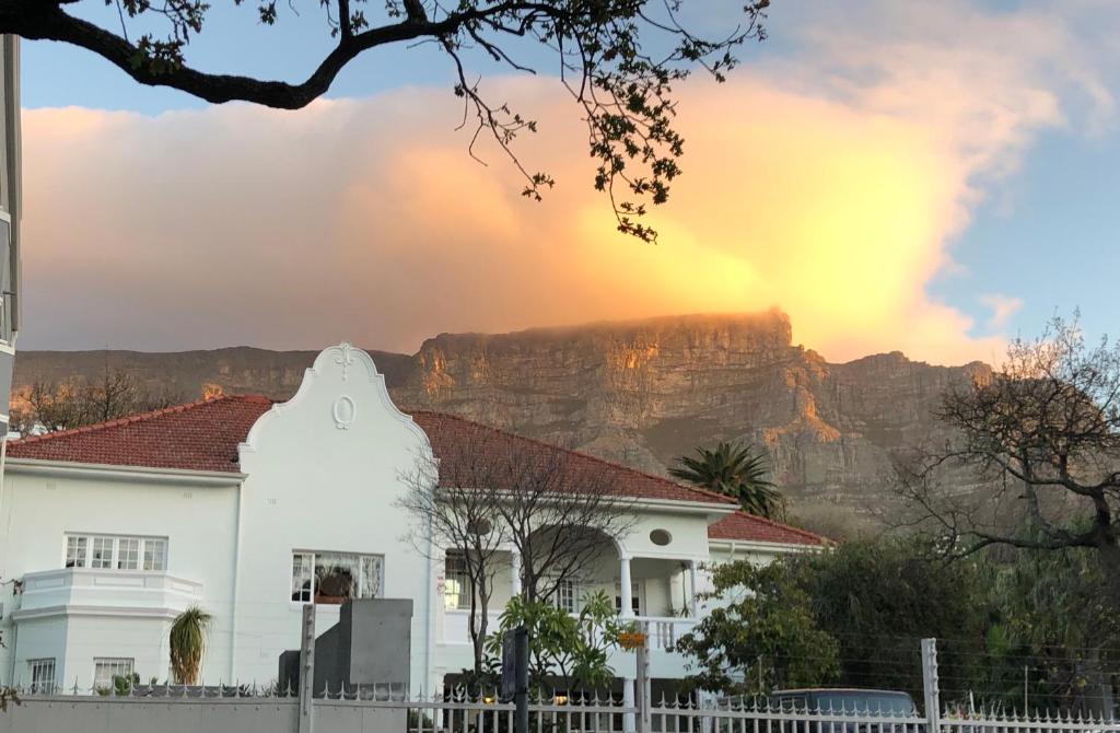 Mountain Manor Guest House and Executive Suites showcase 1