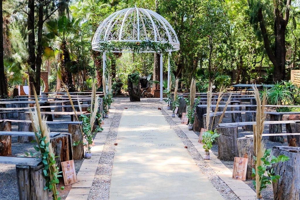 Woodridge Palms Hotel