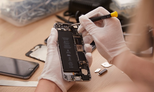Brothers Tech - The Phone Repair Company showcase 1