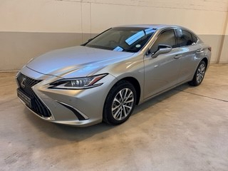 2022 lexus ES