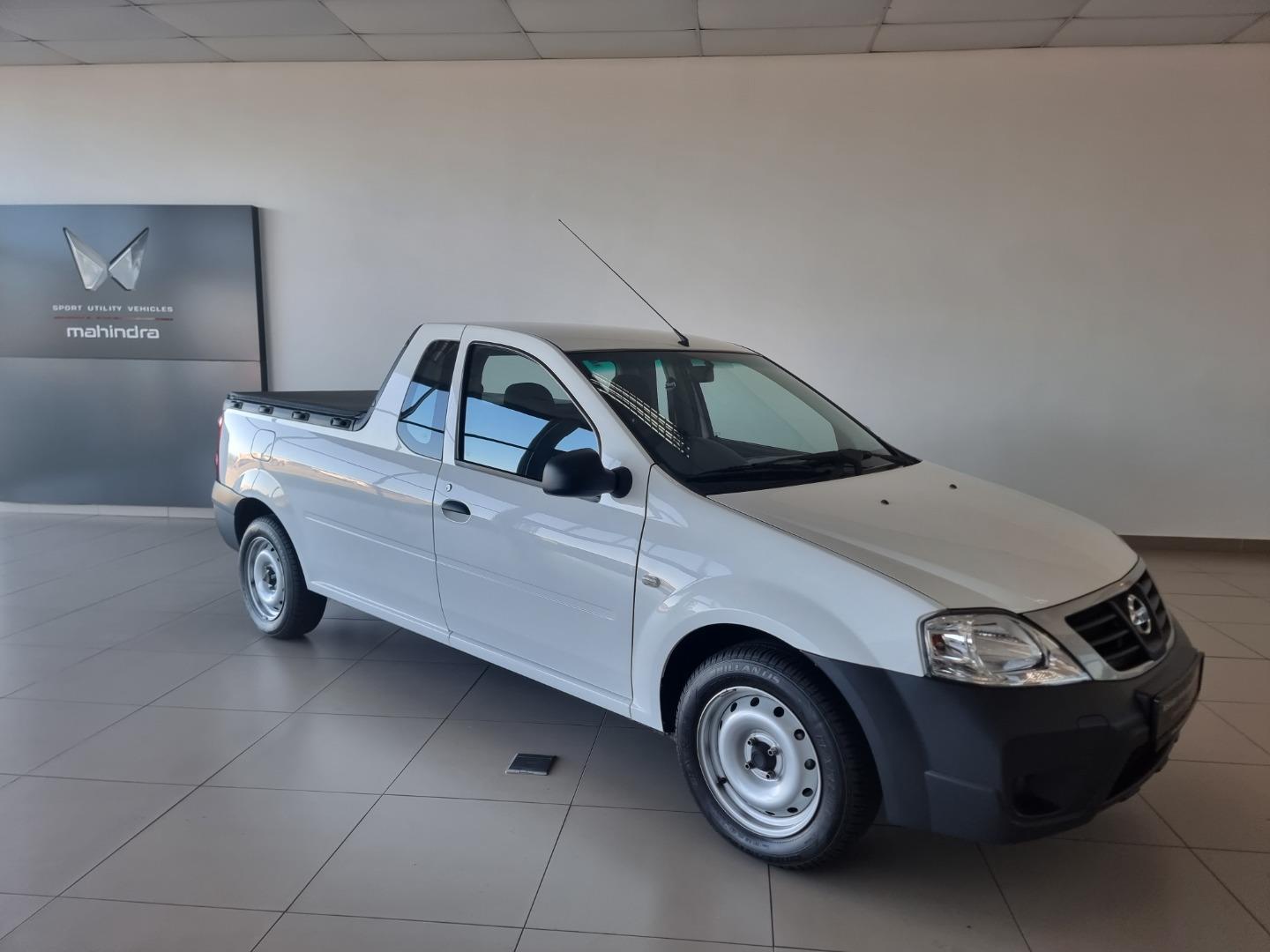 2023 Nissan NP200