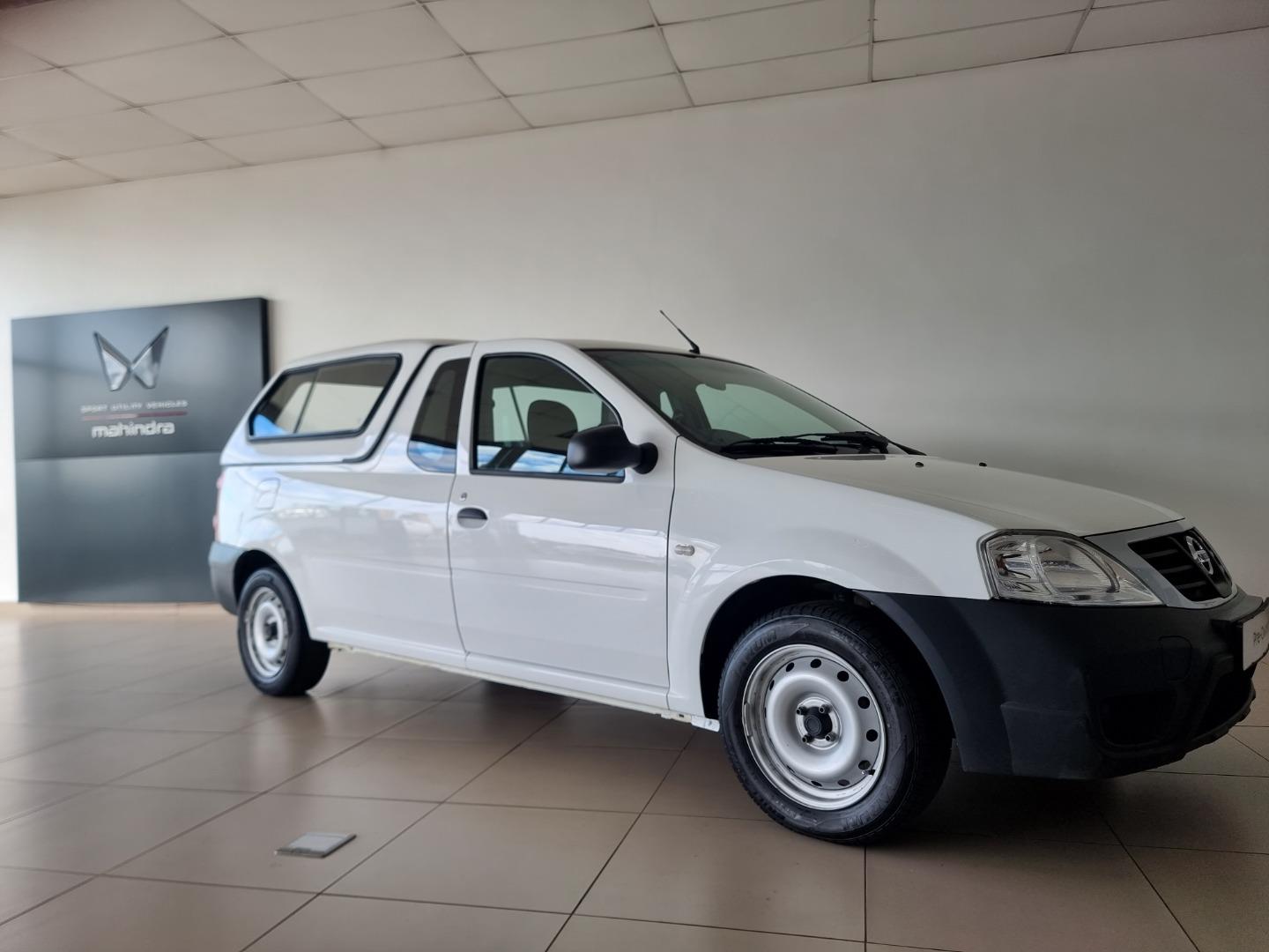 2022 Nissan NP200